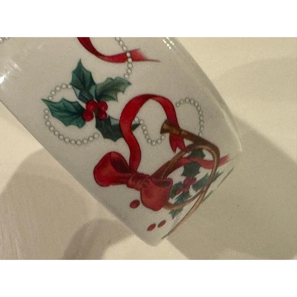 Mikasa Christmas Trinket Box Round Holiday Holly‎ Berry Gold Horn Red Bow Lid